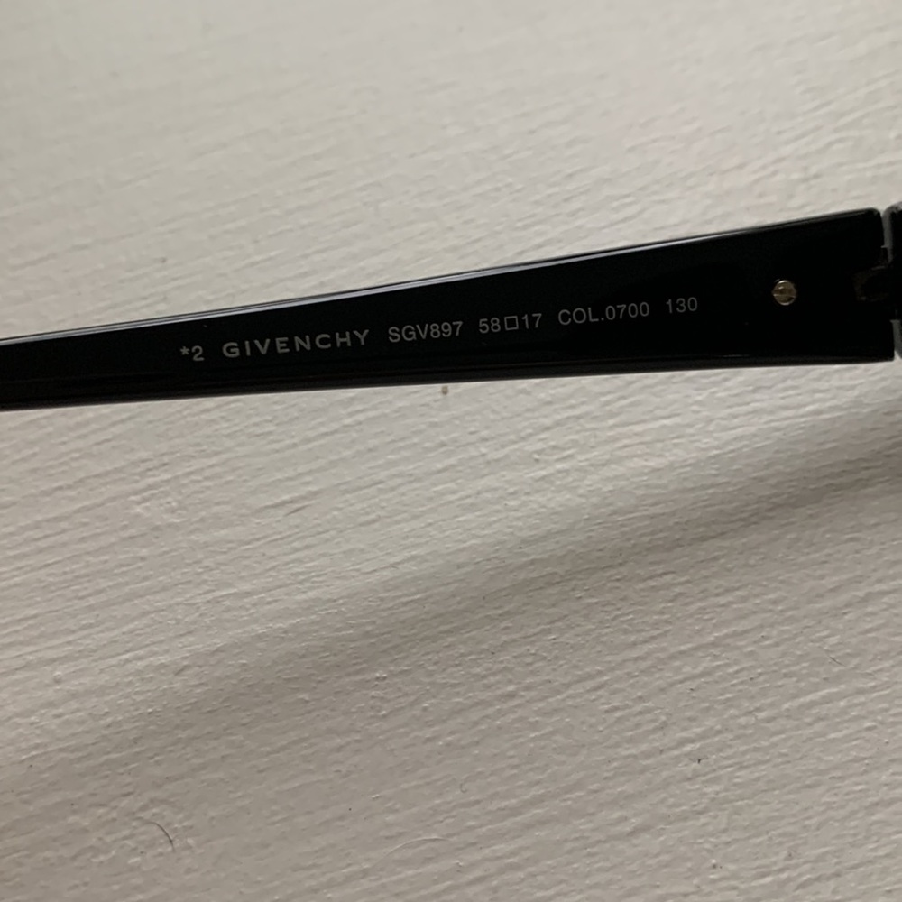 GIVENCHY Sunglasses - Picture 4 of 6